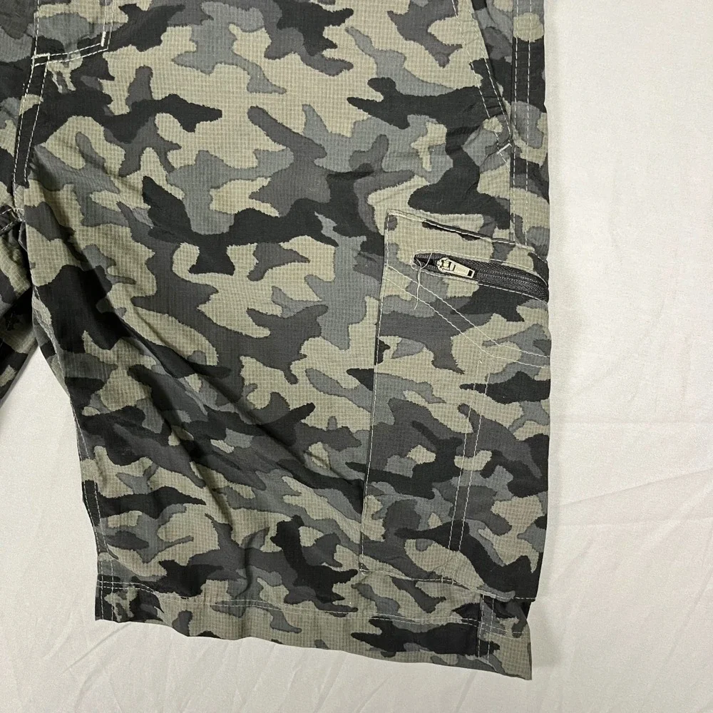 Columbia Youth Boys Cargo Shorts Size S 6/7 Gray Camo Mesh Lined AM4723